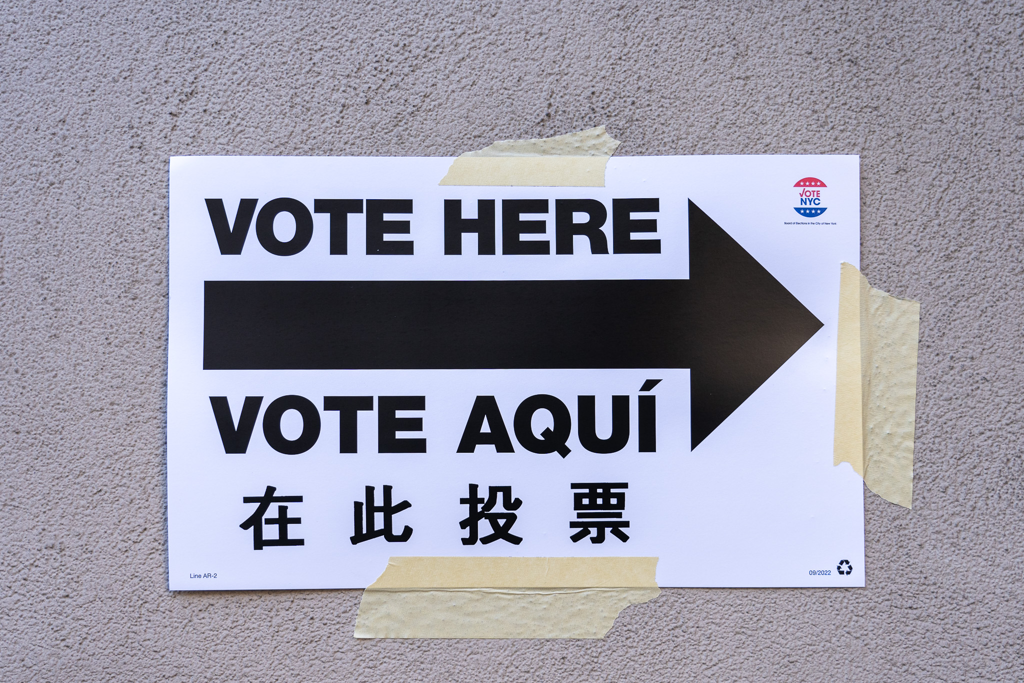 Manhattan multilingual voting sign